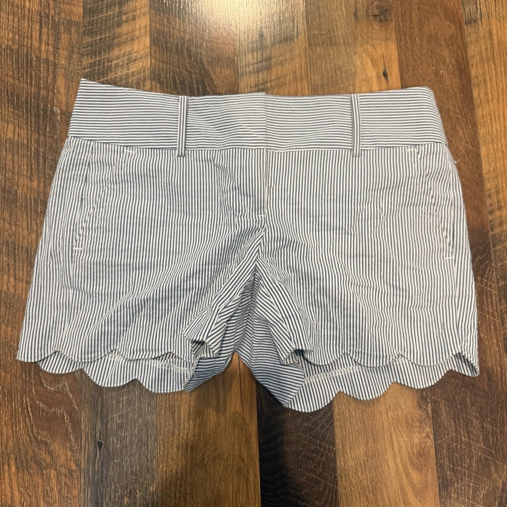 Ann Taylor Striped Seersucker Women's Shorts with Scalloped Hem